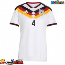 Camisa de Futebol Alemanha Jonathan Tah #4 Equipamento Principal Mulheres Mundo 2026 Manga Curta